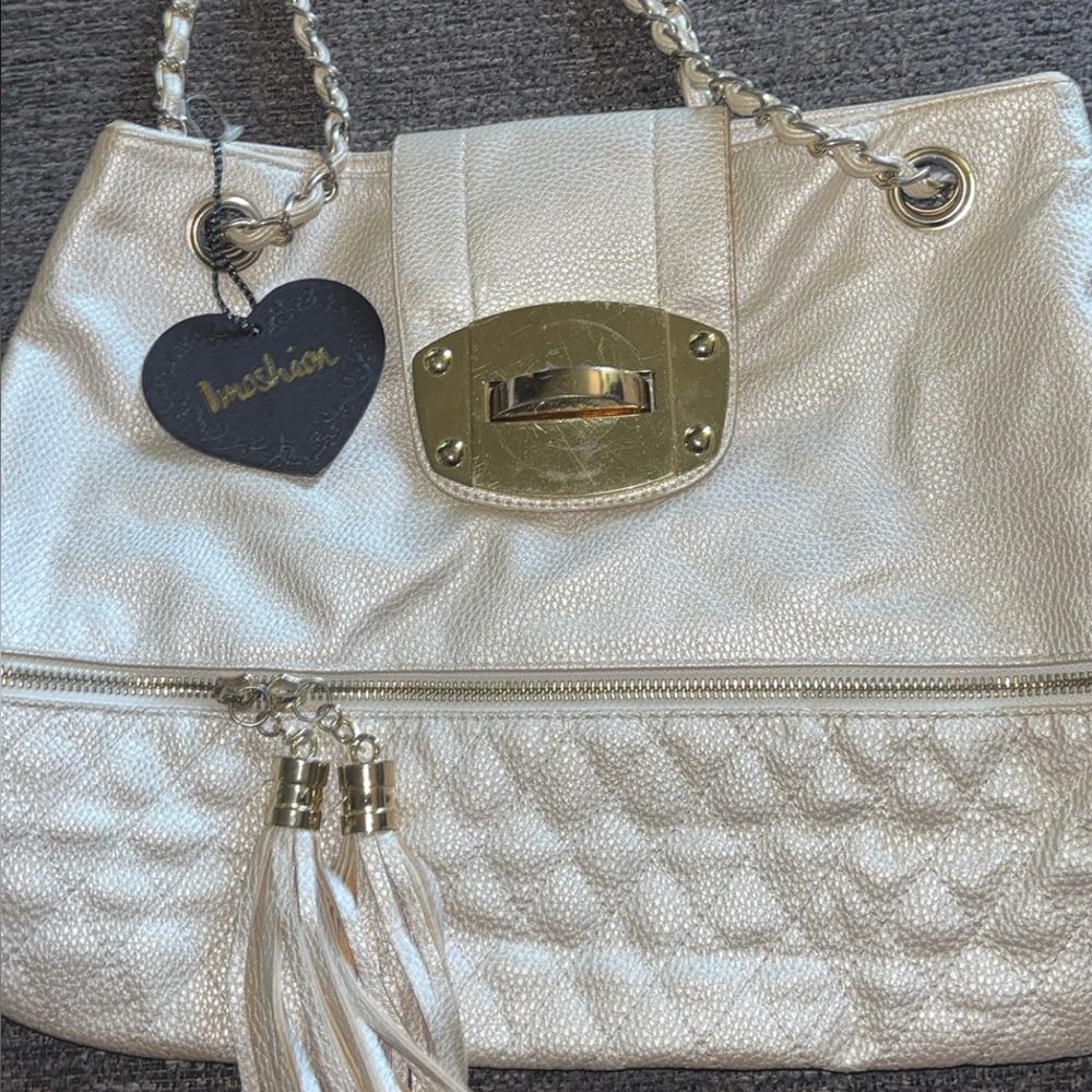 Luxe Silver Shoulder Bag with Chain Straps